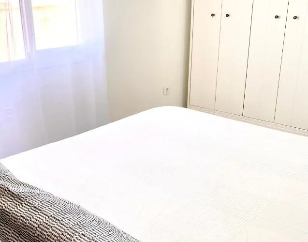 Luz De Conil Calefacción Y Wifi -solo Familias O Pareja- No Aceptamos Grupos- Apartamento *